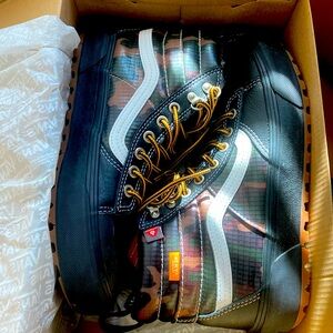 Vans Sk8-Hi Met 2.0 Dx Size men 7/ size 8.5 women